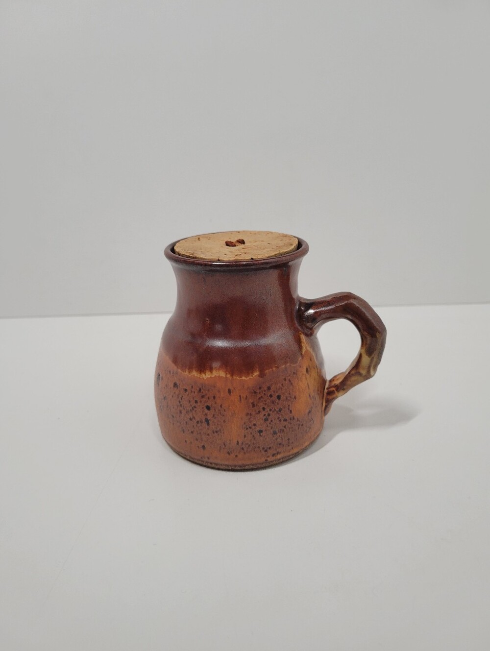 Cricket Hill Pottery Brown Signed 14oz Mug Coffe Cup Asbury Iowa Studio Art